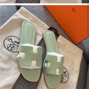 Hermes Oran Sandals - NEW! Authentic! Vert Jade in 8.5 EU.